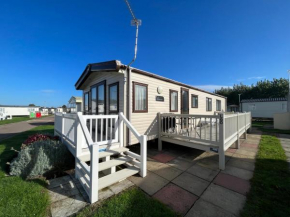 Lapwing 60, Scratby - California Cliffs, Parkdean, sleeps 6, bed linen and towels included, no pets